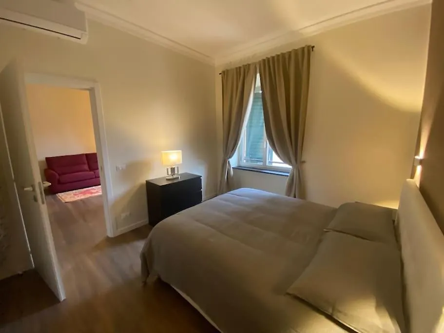 Colombo Brown House Apartment Genoa
