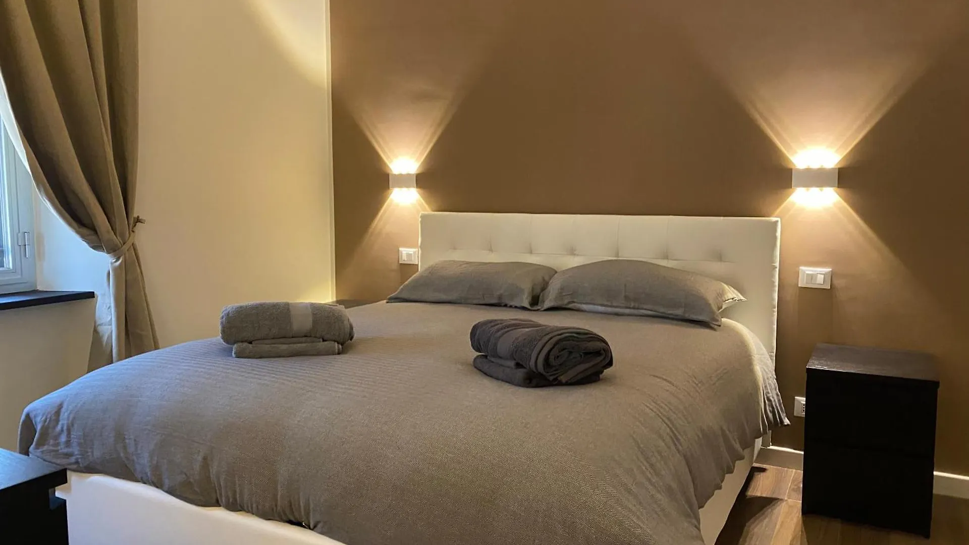 Colombo Brown House Apartment Genoa