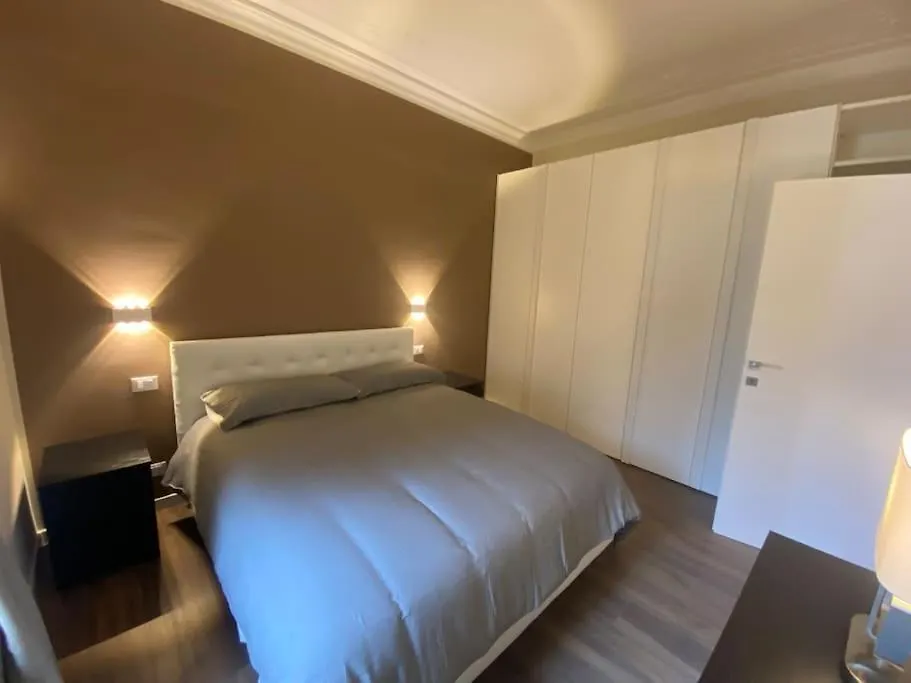 Colombo Brown House Apartment Genoa